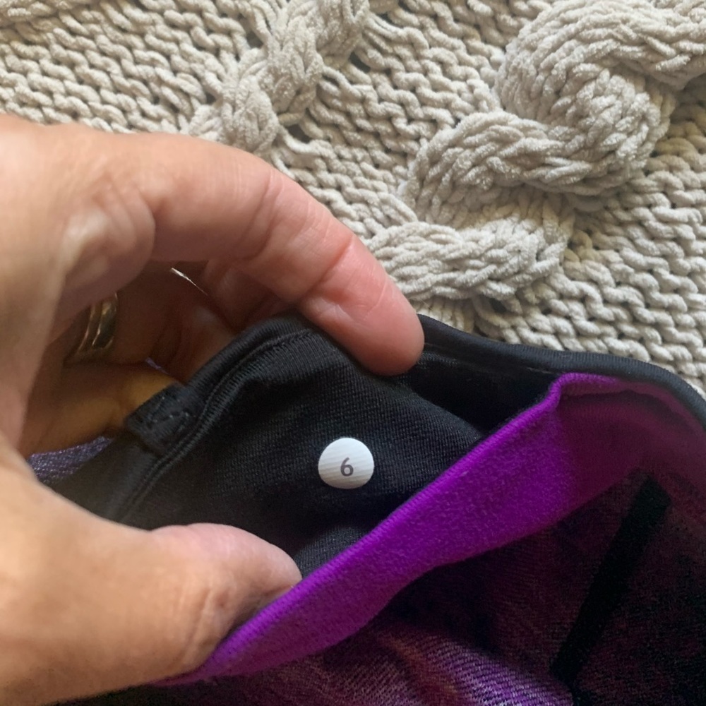 Lululemon size 6 leggings.